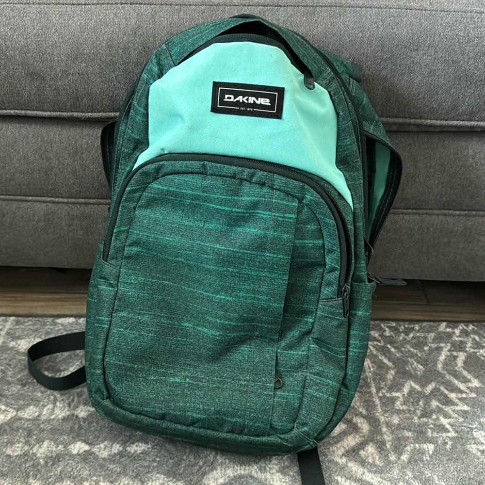 Dakine Campus 18L backpack